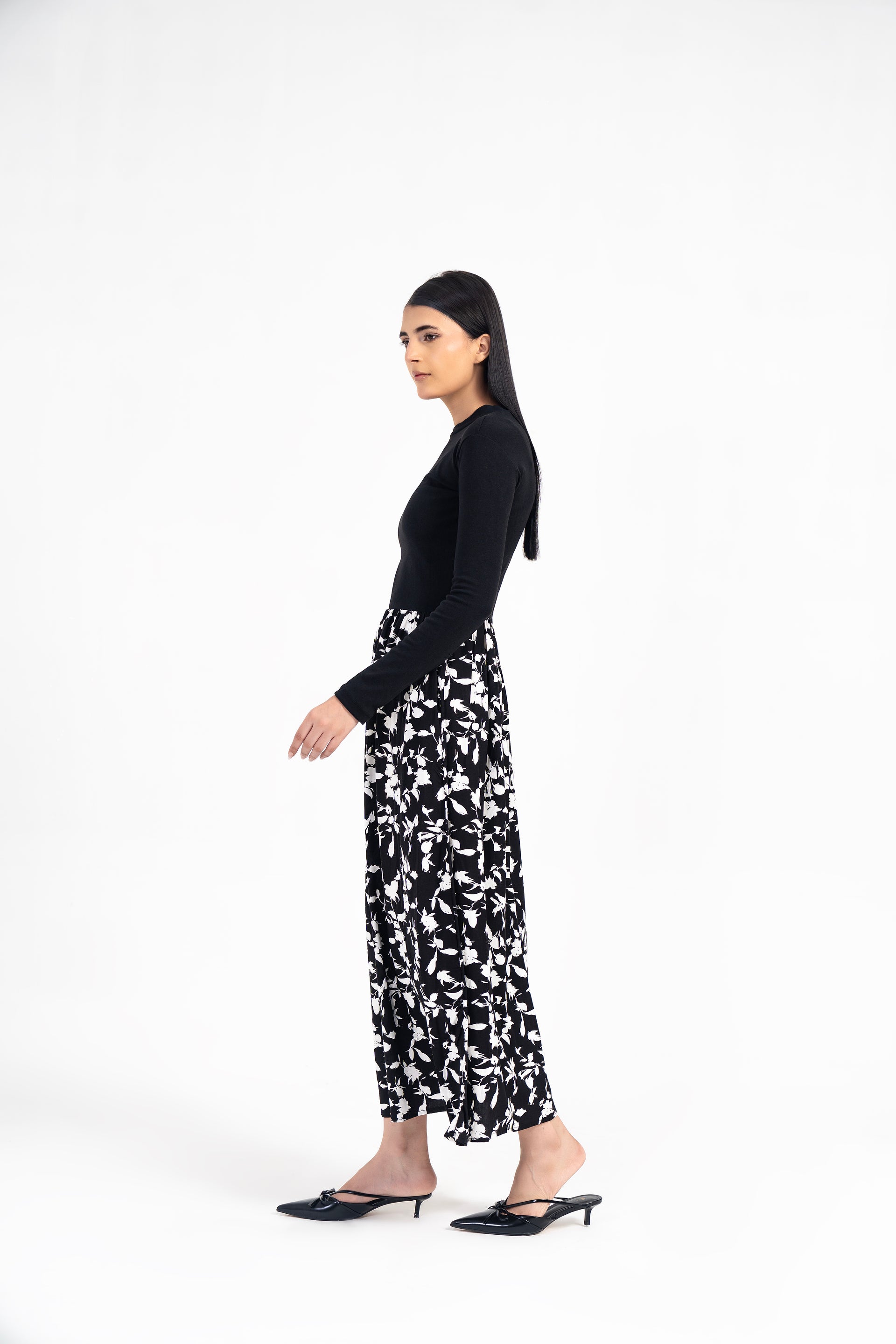 Full Sleeve Knit & Cotton Maxi Dress - White Black Floral