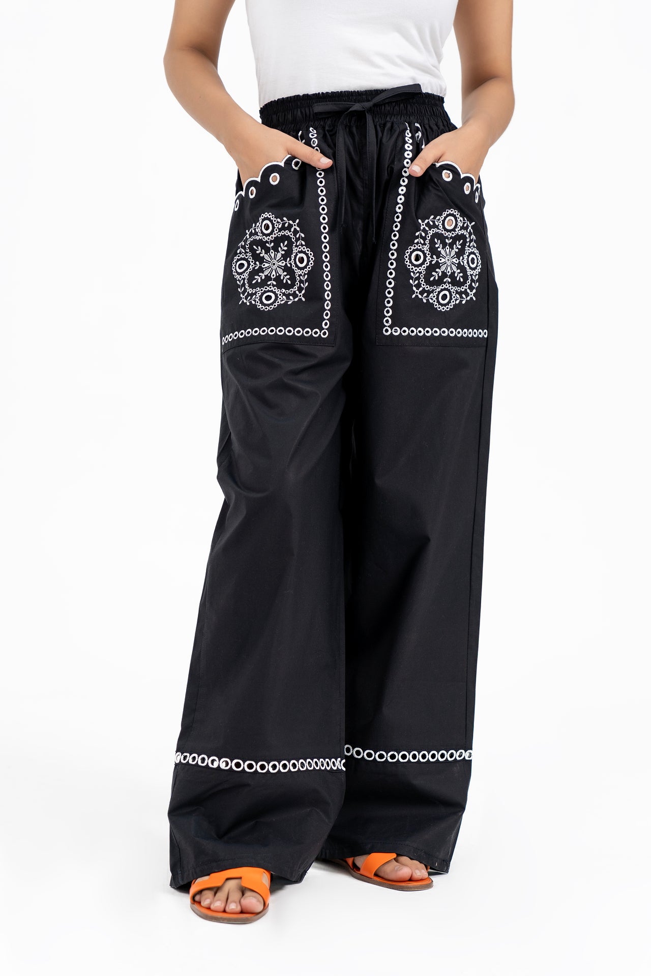 Pull-on Embroidery Pant - Black