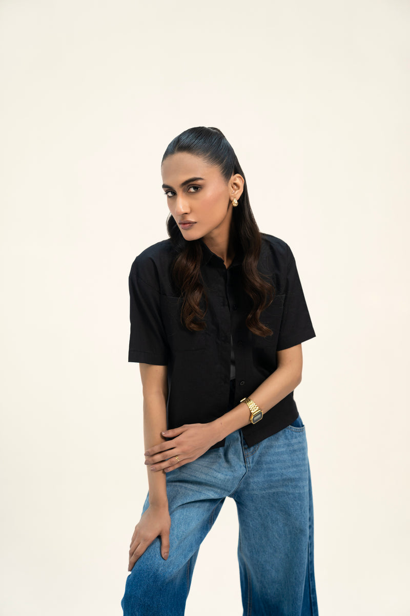 Cropped Boxy Pocket Fit Shirt - Black