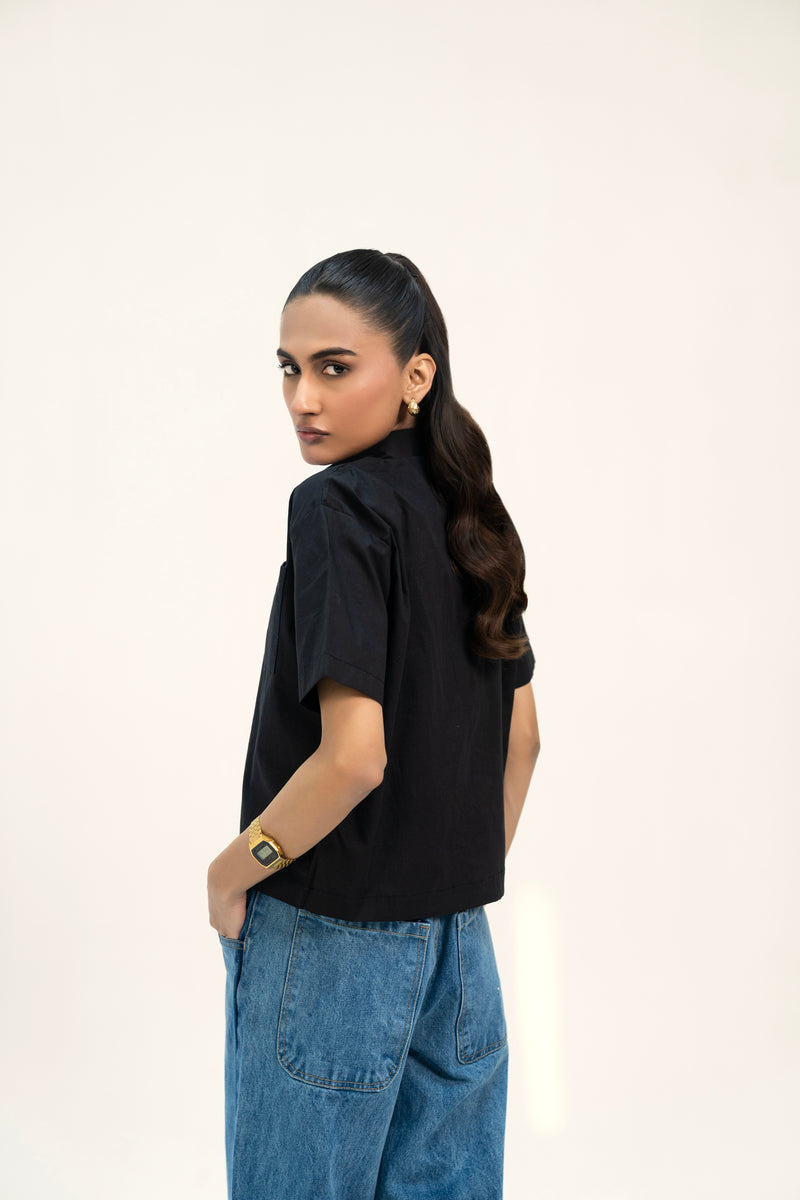 Cropped Boxy Pocket Fit Shirt - Black