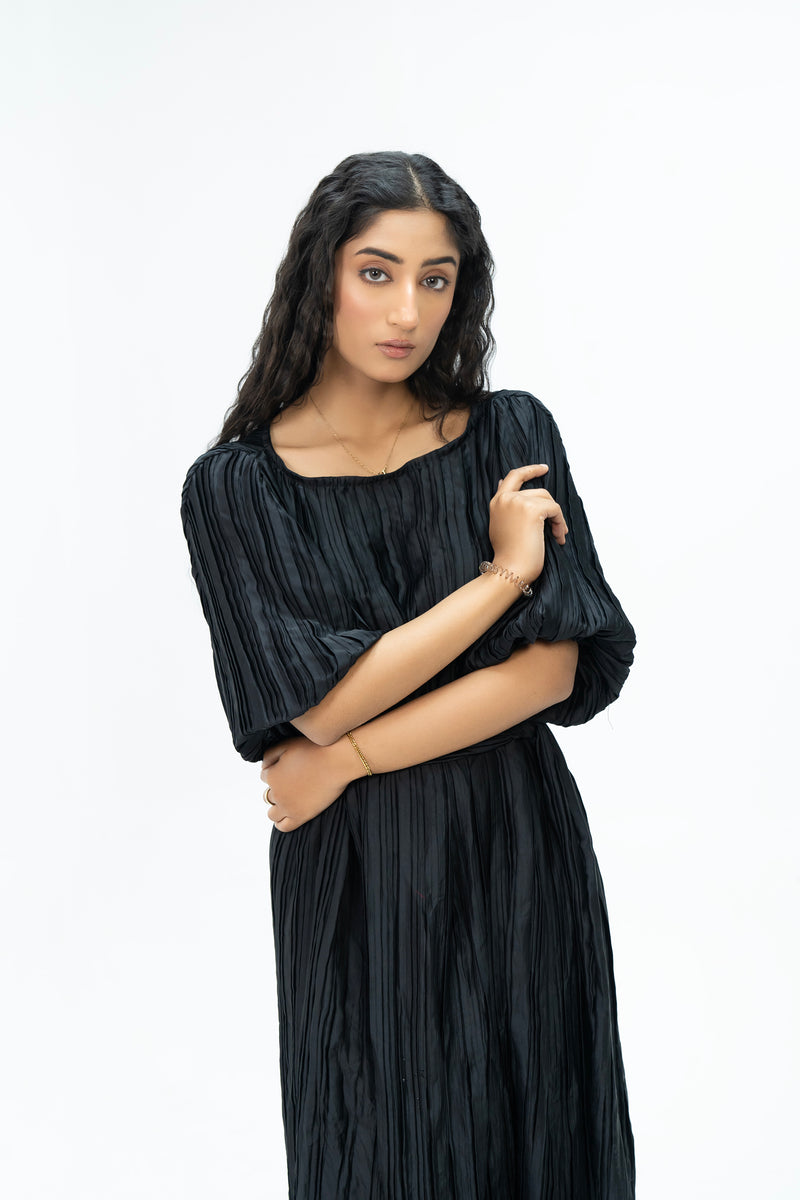 Pleated Short Sleeve Dress - Black