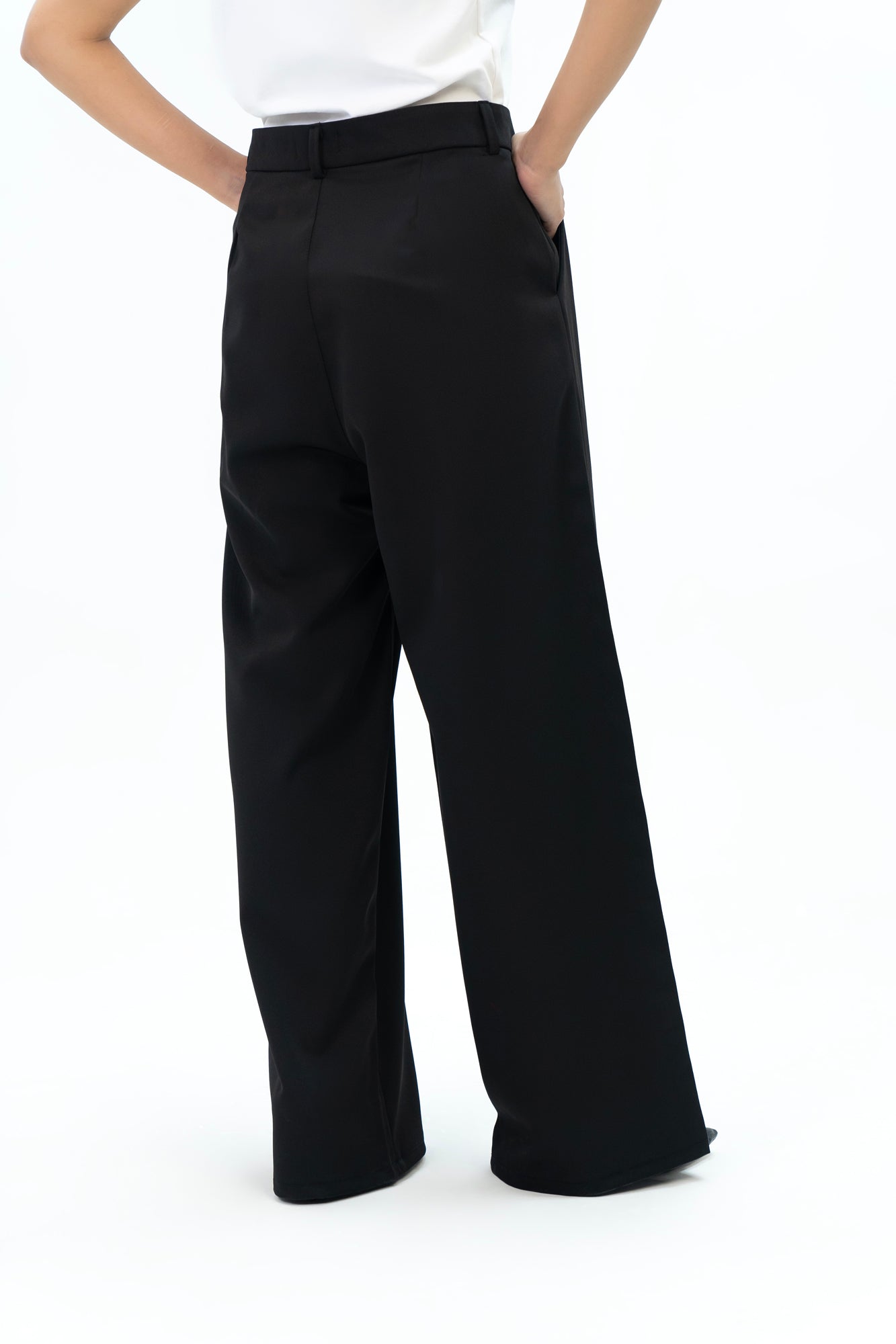 Wide Leg Pleated Pant - Black