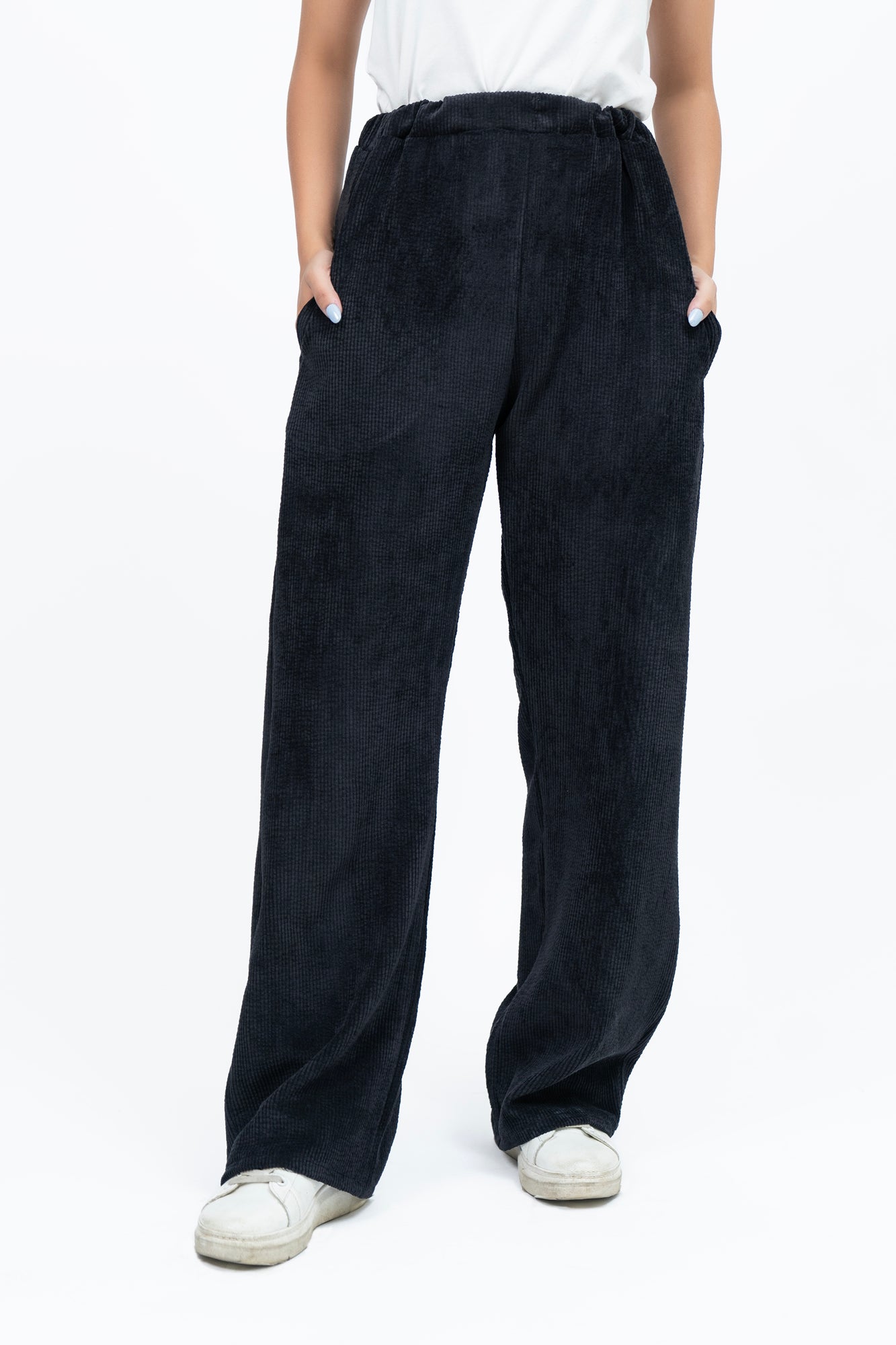 Wide Leg Pant with Pockets in Corduroy - Black