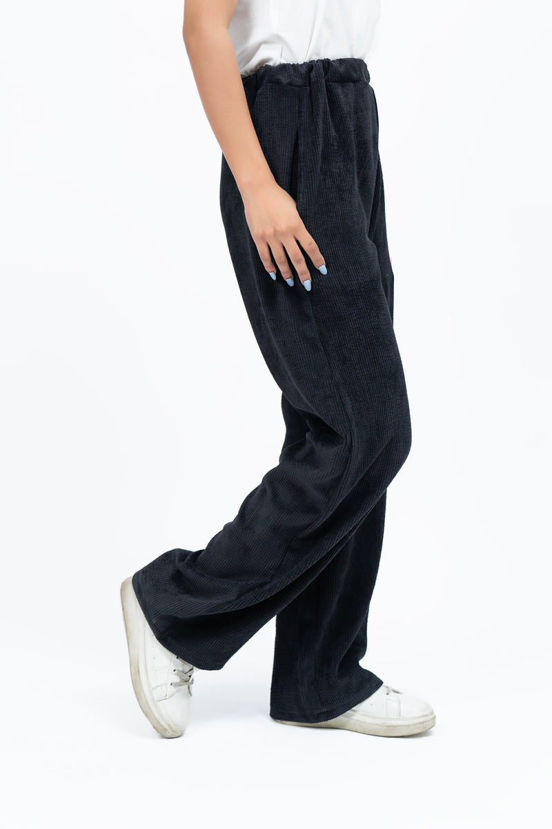 Wide Leg Pant with Pockets in Corduroy - Black