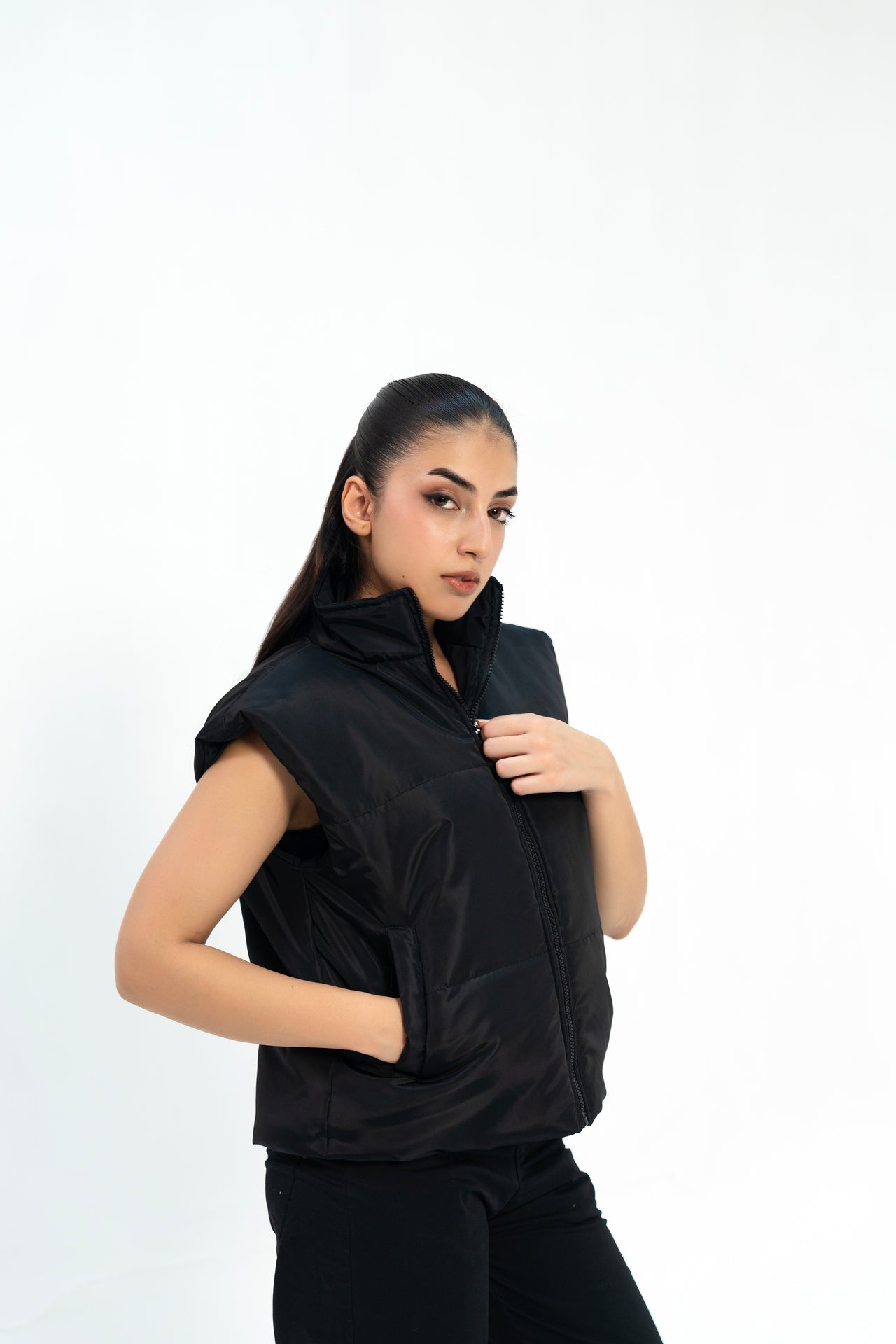 Boxy Fit Puffer Vest - Black