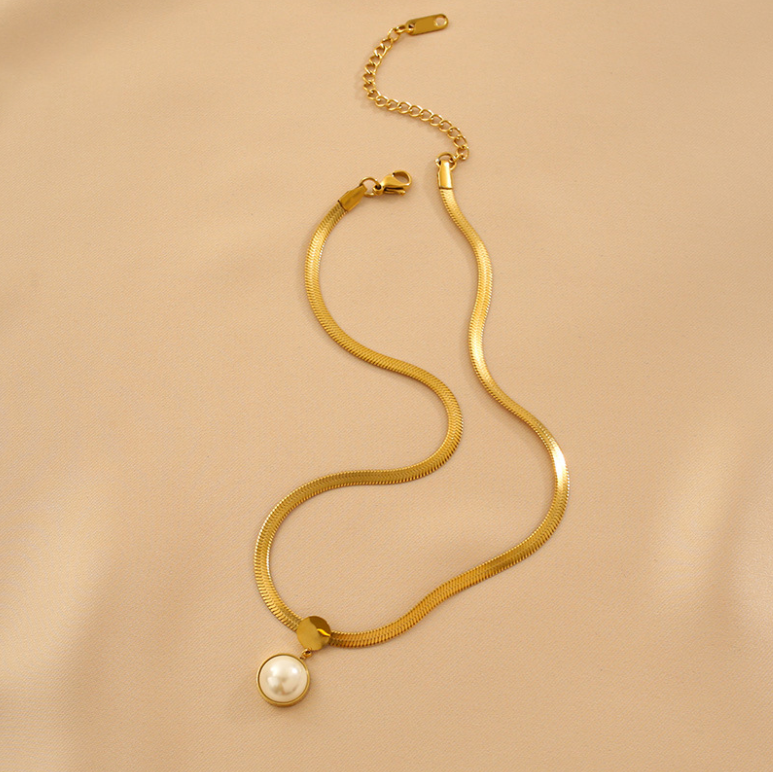 Pearl Pendant Necklace
