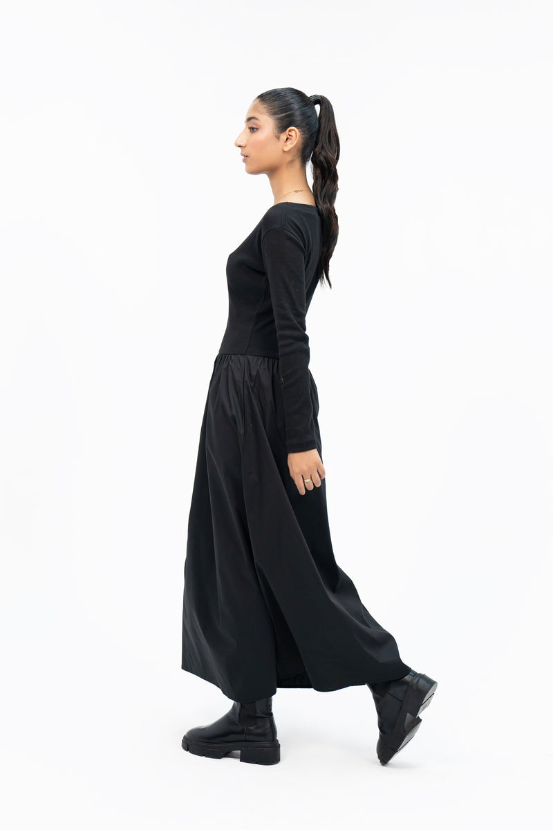 Scoop Neck Maxi Dress - Black