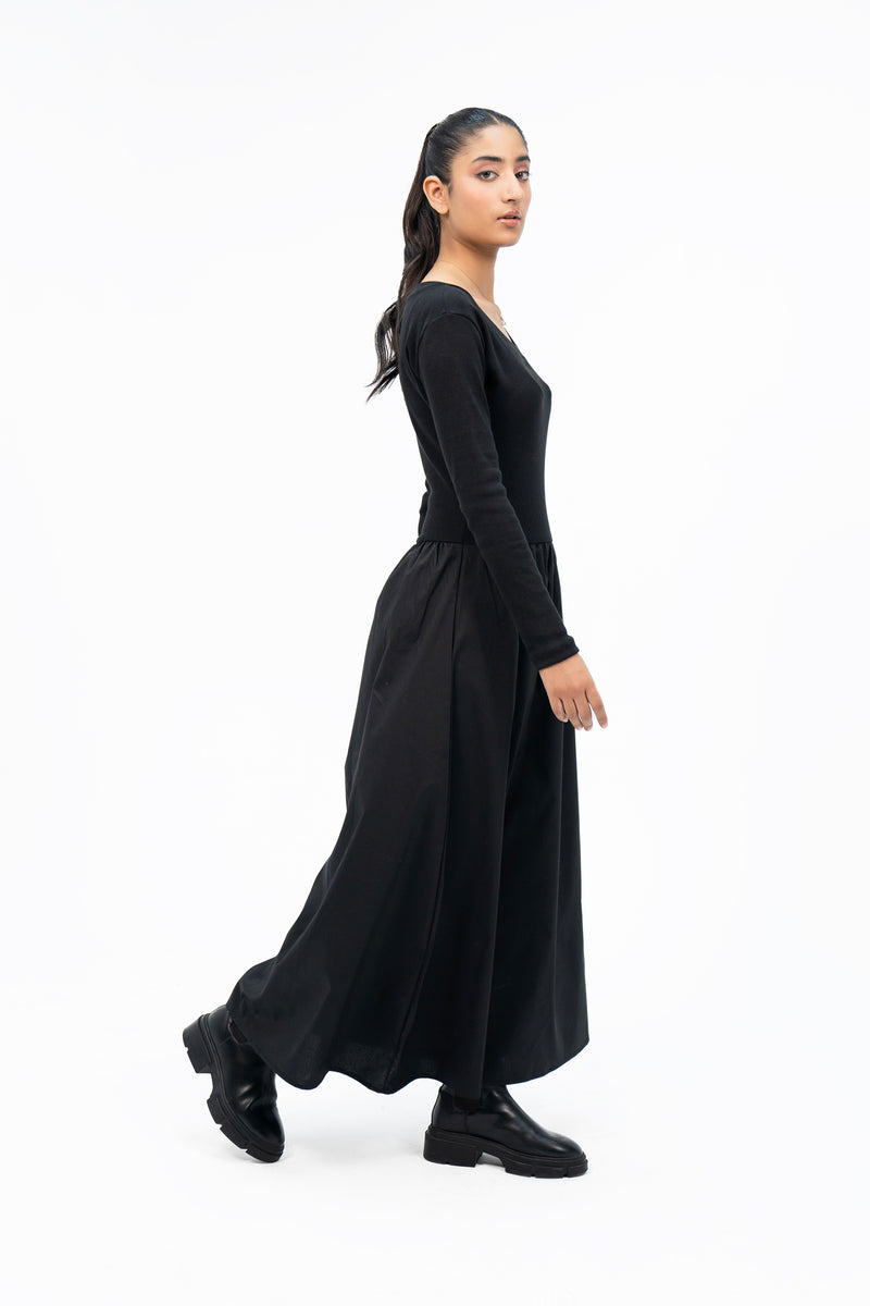 Scoop Neck Maxi Dress - Black