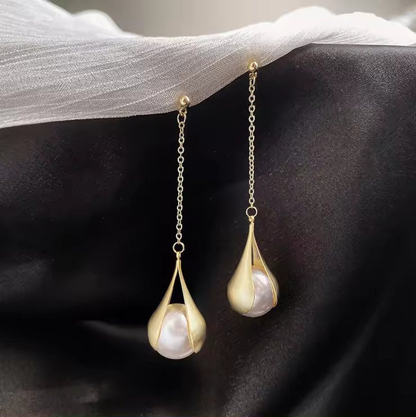 Drop Pearl Earrings