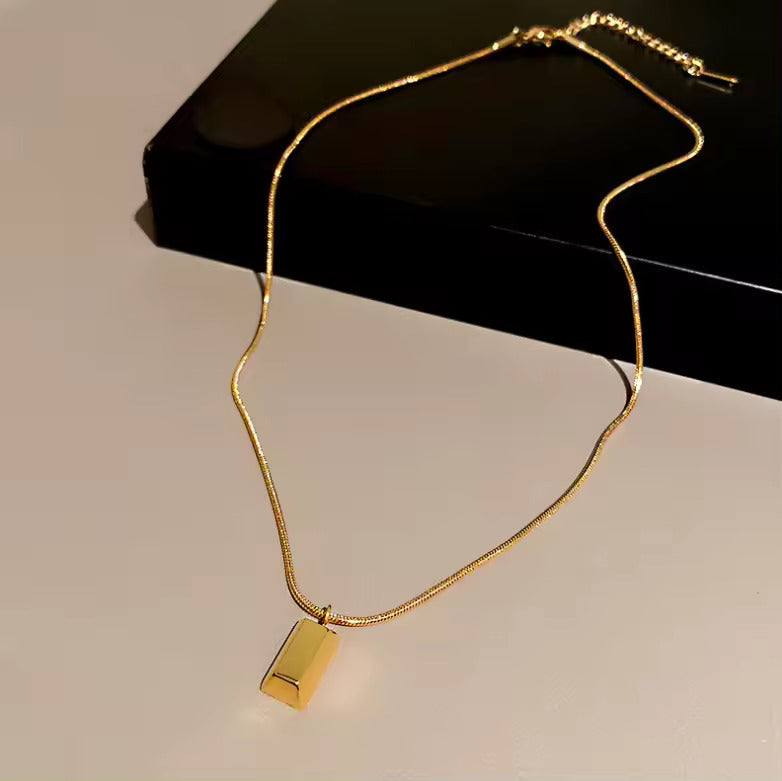 Gold Bar Shaped Pendant Necklace