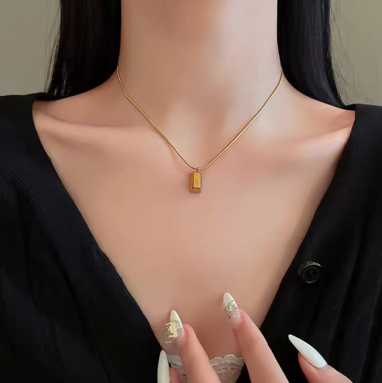 Gold Bar Shaped Pendant Necklace