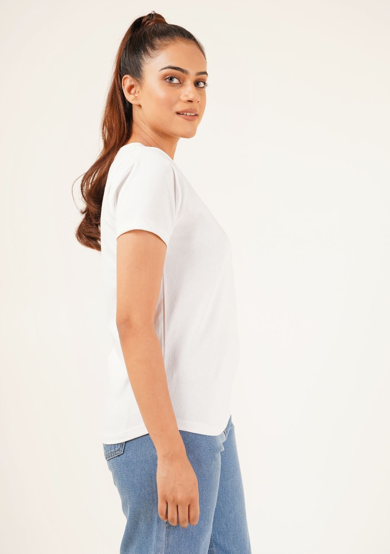 V Neck Round Hem T-Shirt - white