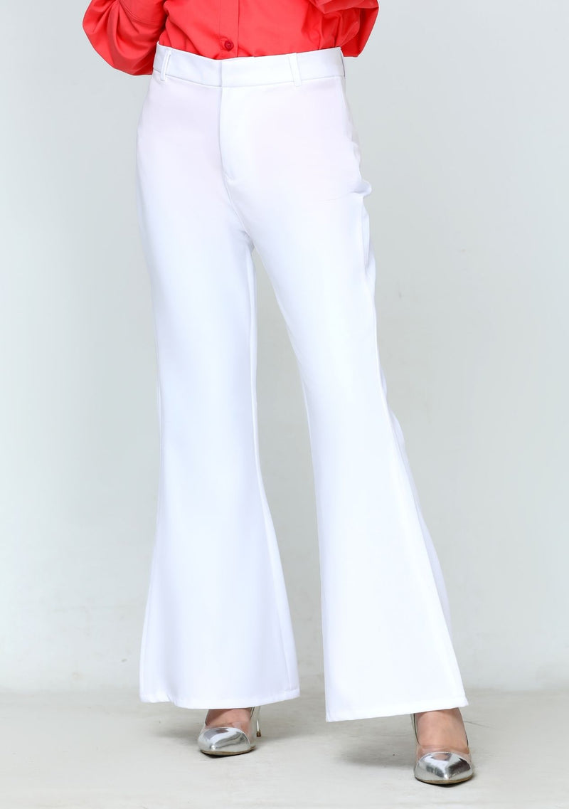 Flared pant in white polyester
