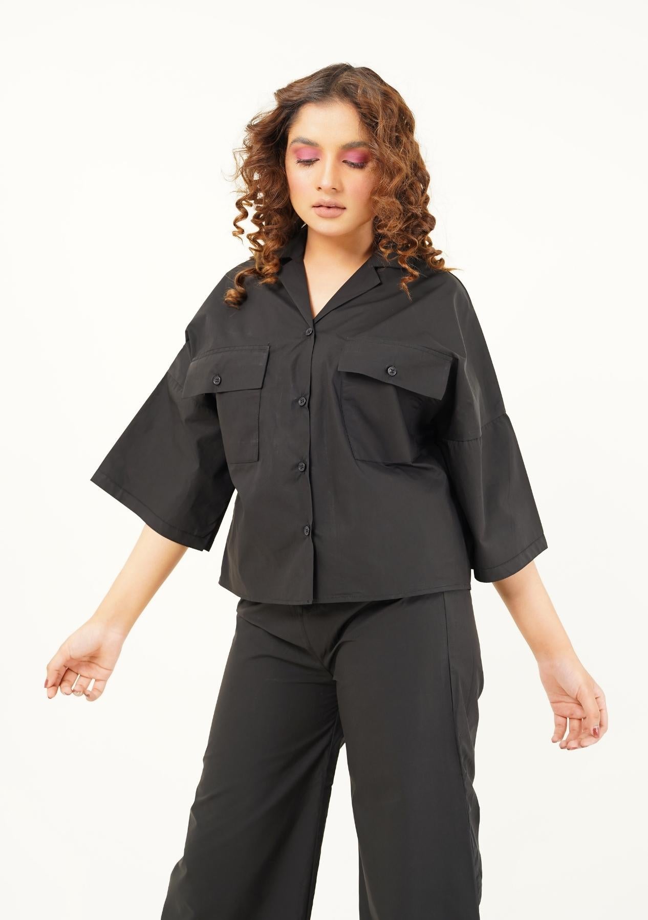 Boxy Pocket Fit Shirt - black