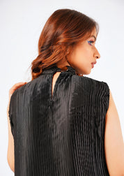 Sleeveless Dress - black (pleated fabric)